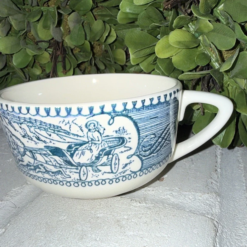 Currier & Ives Royal Vintage Blue Coffee Tea Cup Horse and Carriage Made‎ in USA